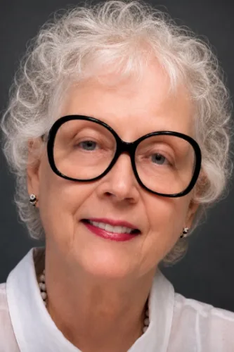 Martha E. Khoenle 1937-2025